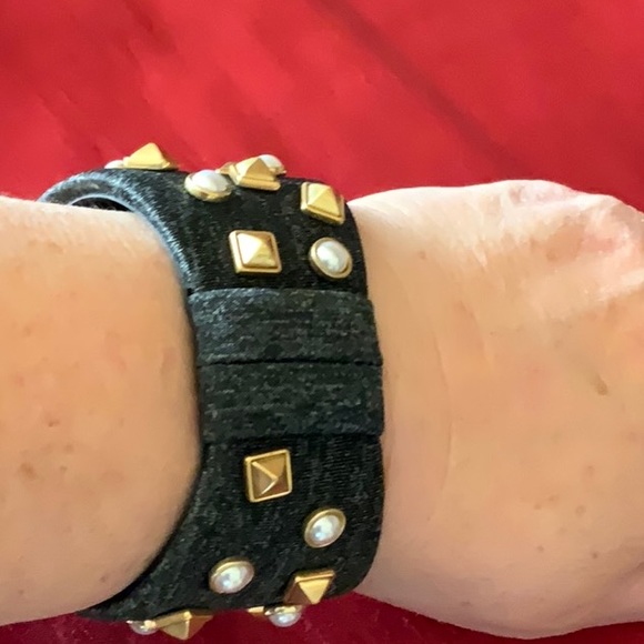 Cuff Bracelet - Picture 1 of 5